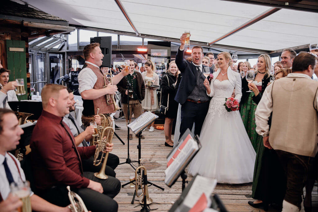 Hochzeitsparty auf der Panorama Alm